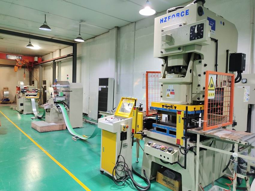 License plate production line, car license plate cutting line, semi-finished license plate automatic production line, new energy vehicle license plate production line, small bus license plate automatic stamping line, label production line, embossing machine, hot stamping machine, reflective film, license plate aluminum coil