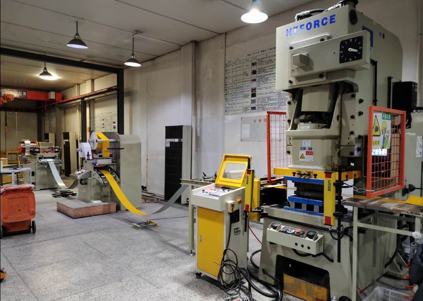 License plate production line, car license plate cutting line, semi-finished license plate automatic production line, new energy vehicle license plate production line, small bus license plate automatic stamping line, label production line, embossing machine, hot stamping machine, reflective film, license plate aluminum coil