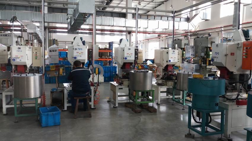 Punching machine, press machine, high-speed punching machine, forming machine