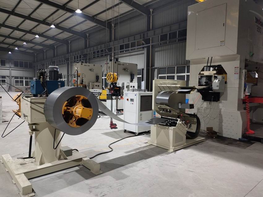 Fixed rotor production line, high-speed feeder, gear feeder, fixed rotor high-speed punch feeder, clamp feeder, high-speed servo feeder, filter stamping feeder