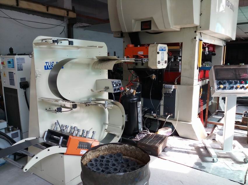 Fixed rotor production line, high-speed feeder, gear feeder, fixed rotor high-speed punch feeder, clamp feeder, high-speed servo feeder, filter stamping feeder