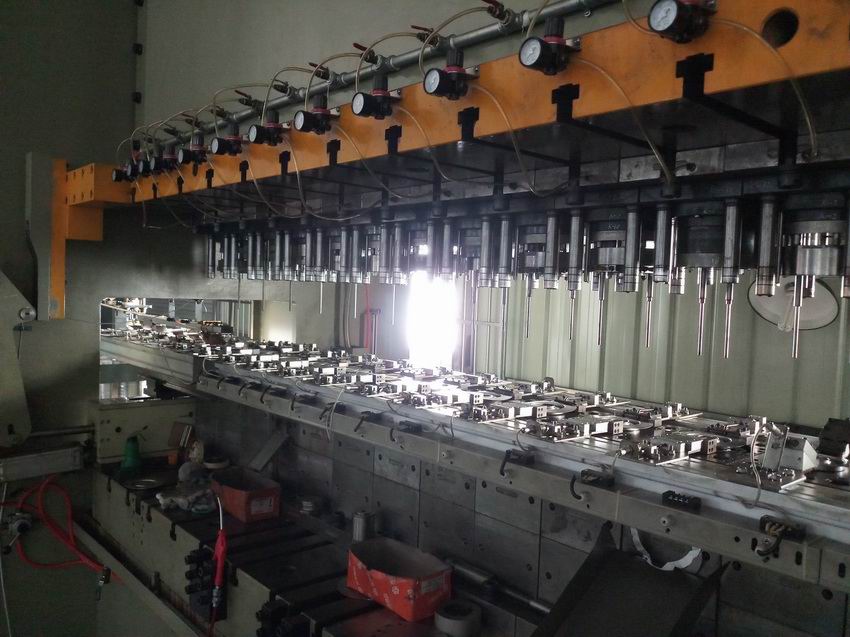 Anime manipulator, multi station stamping manipulator, multi station stamping forming manipulator, in mold transfer manipulator, in mold translation manipulator