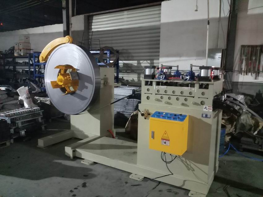 2-in-1 feeding and leveling machine, 2-in-1 feeding machine, unwinding and leveling machine, automatic unwinding and leveling machine, unwinding and leveling machine