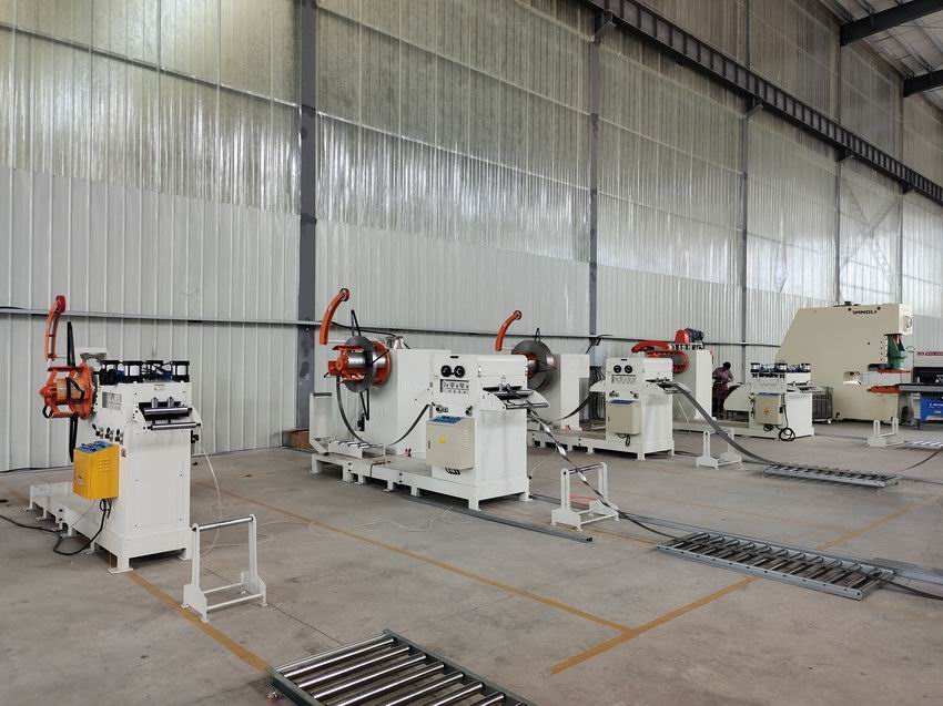 2-in-1 feeding and leveling machine, 2-in-1 feeding machine, unwinding and leveling machine, automatic unwinding and leveling machine, unwinding and leveling machine