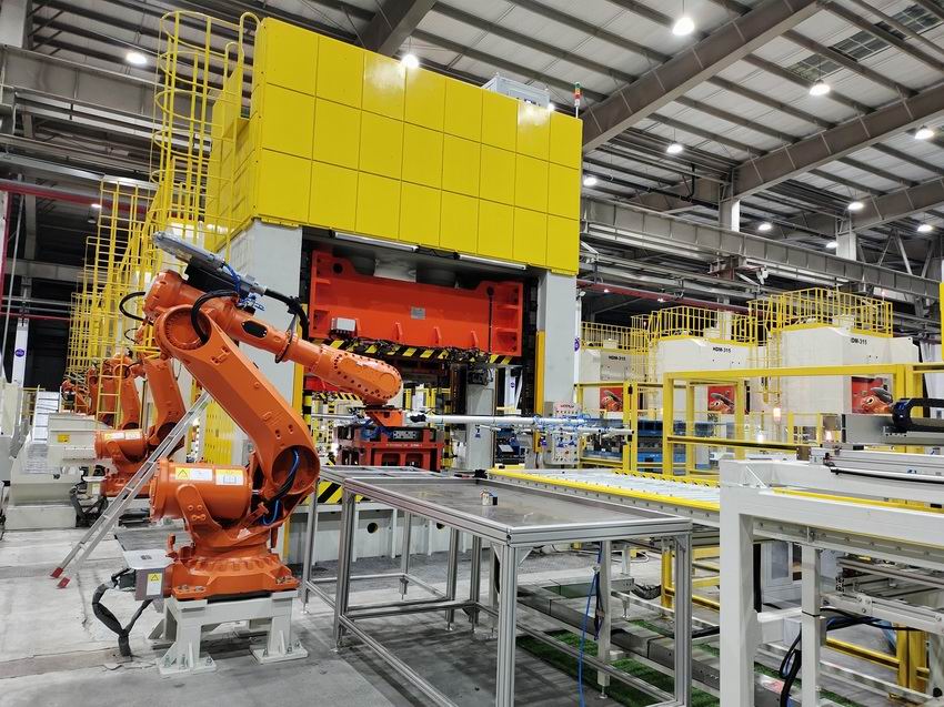 Welding robot, six axis robotic arm, stamping robotic arm, six joint robot, palletizing robot, polishing robotic arm, inspection robot, painting robot, stamping loading and unloading robotic arm, precision machining loading and unloading robot, bending robotic arm, die-casting and casting robot, packaging sorting robot, adhesive sealing robot