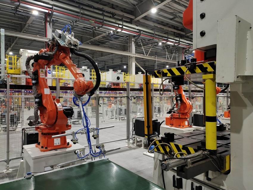 Welding robot, six axis robotic arm, stamping robotic arm, six joint robot, palletizing robot, polishing robotic arm, inspection robot, painting robot, stamping loading and unloading robotic arm, precision machining loading and unloading robot, bending robotic arm, die-casting and casting robot, packaging sorting robot, adhesive sealing robot