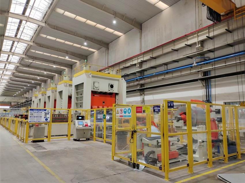 Four in one feeding machine