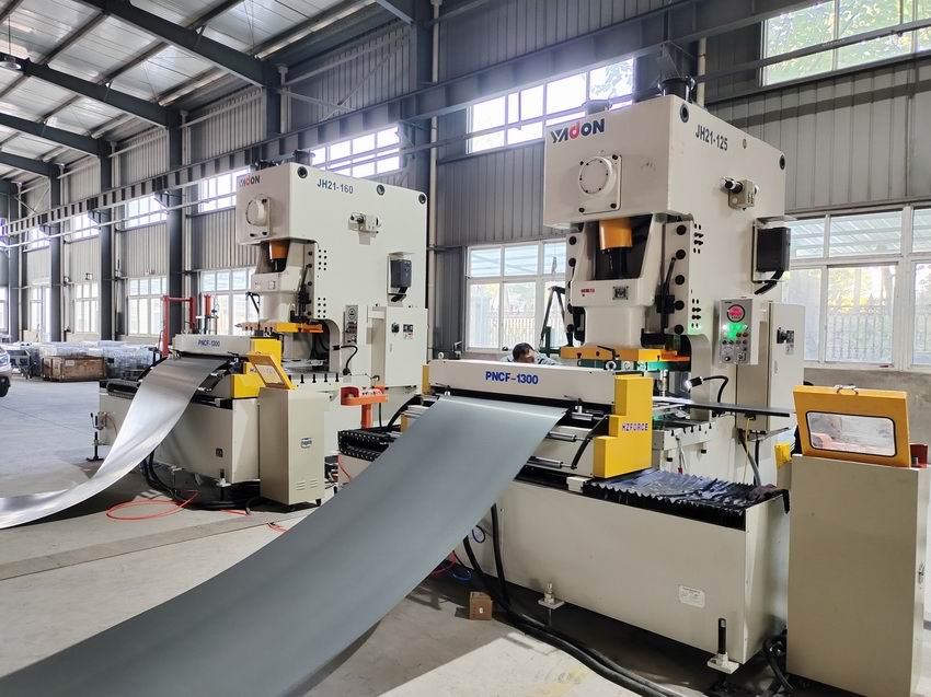 Swing feeding machine, wafer dropping production line, barrel cover stamping swing production line, left and right swing coil automatic feeding machine, cross stamping swing feeding machine