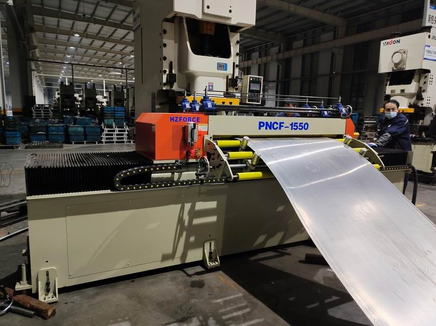 Swing feeding machine, wafer dropping production line, barrel cover stamping swing production line, left and right swing coil automatic feeding machine, cross stamping swing feeding machine