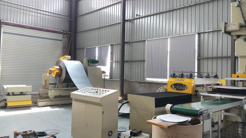 Swing feeding machine, wafer dropping production line, barrel cover stamping swing production line, left and right swing coil automatic feeding machine, cross stamping swing feeding machine