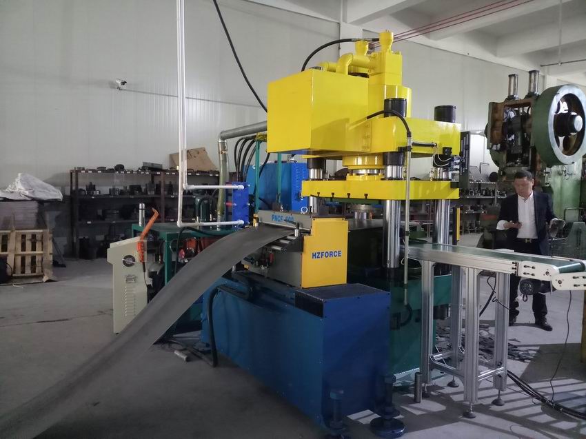 Swing feeding machine, wafer dropping production line, barrel cover stamping swing production line, left and right swing coil automatic feeding machine, cross stamping swing feeding machine